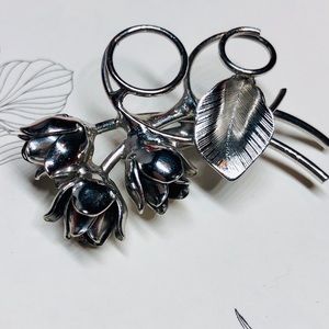 Silver Tone Floral Bouquet Brooch